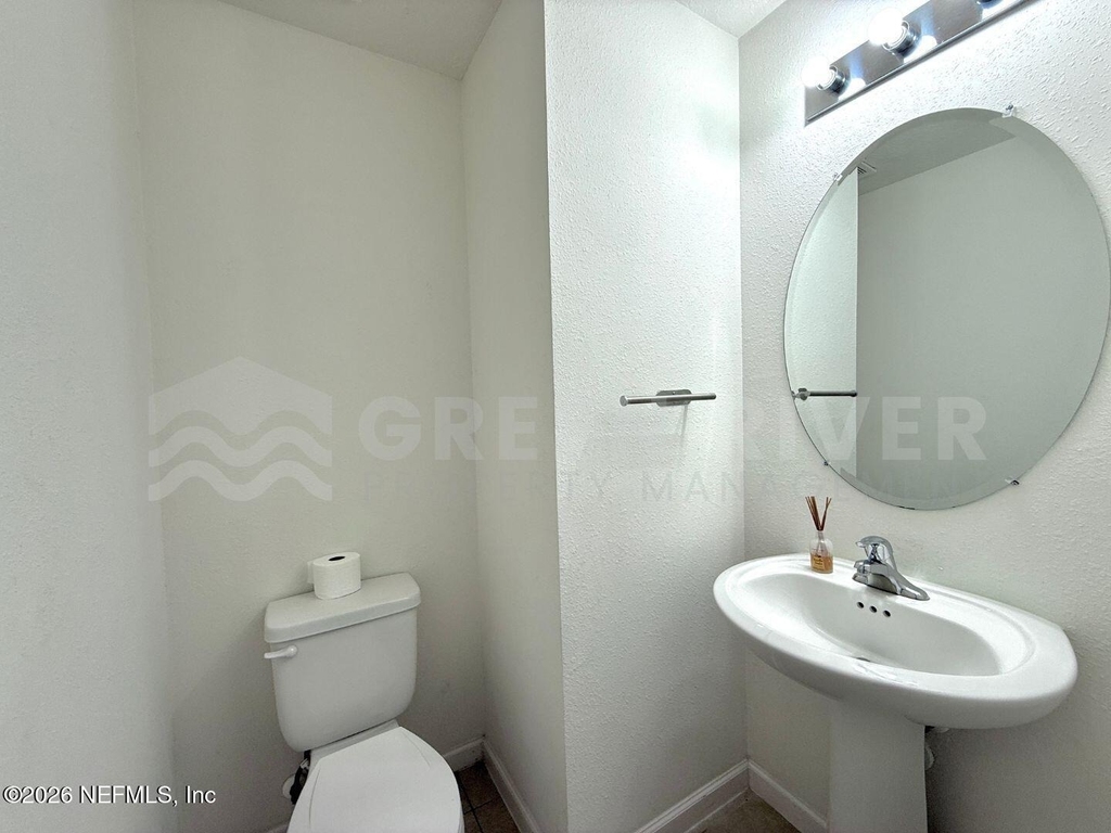8704 Lake George Circle W - Photo 13
