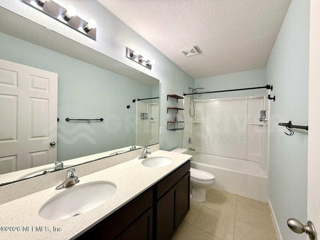 8704 Lake George Circle W - Photo 20