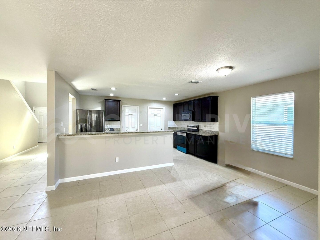8704 Lake George Circle W - Photo 8