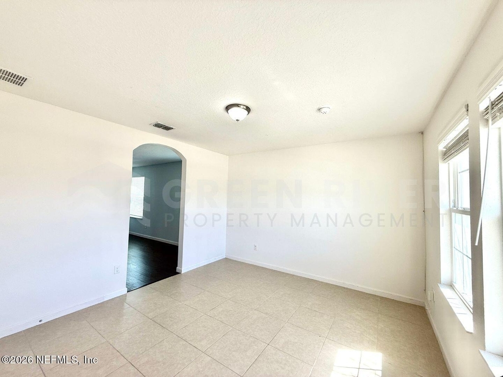 8704 Lake George Circle W - Photo 14