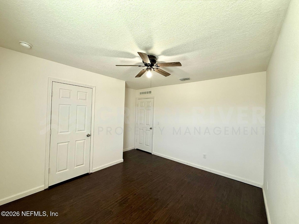 8704 Lake George Circle W - Photo 34