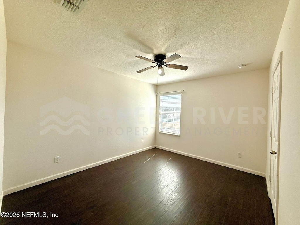 8704 Lake George Circle W - Photo 33
