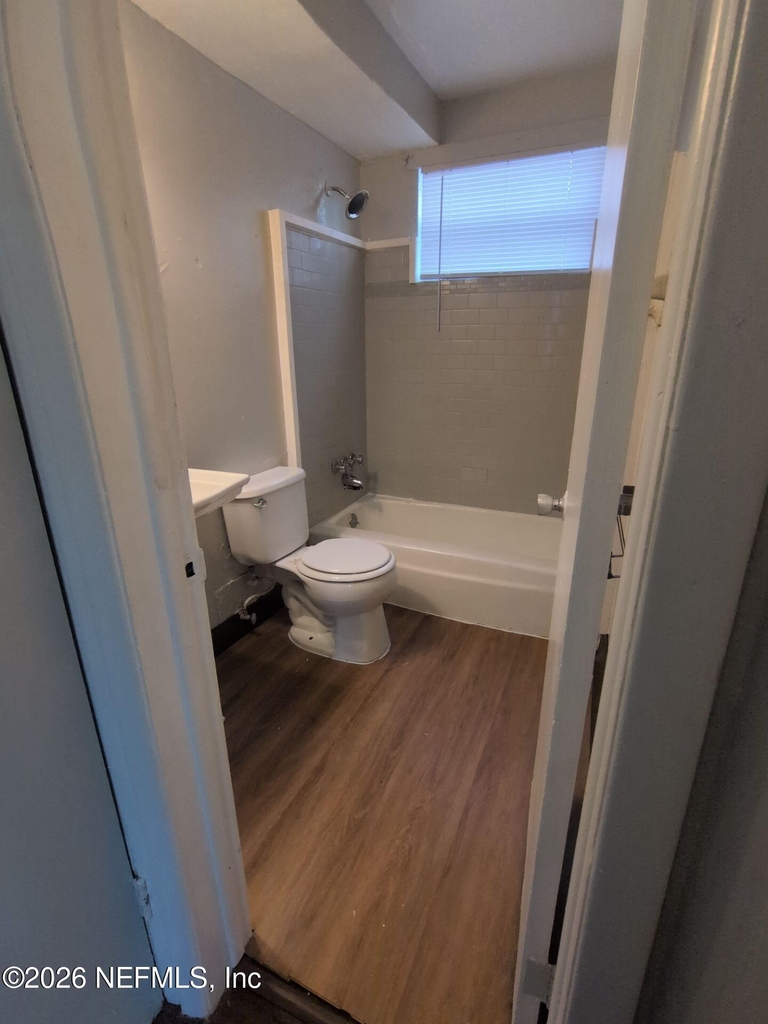 1145 W 25th Street - Photo 6