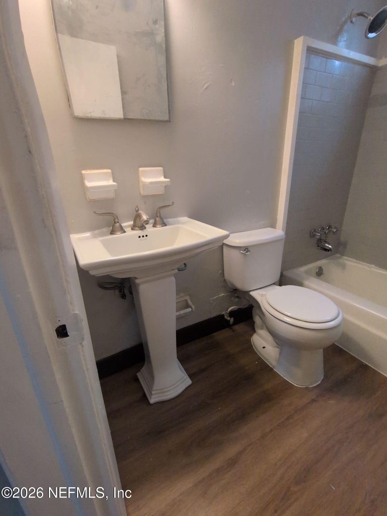 1145 W 25th Street - Photo 7