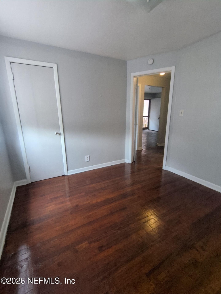 1145 W 25th Street - Photo 5