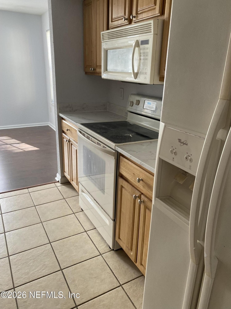 10075 Gate Parkway - Photo 9