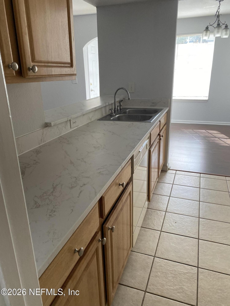 10075 Gate Parkway - Photo 8