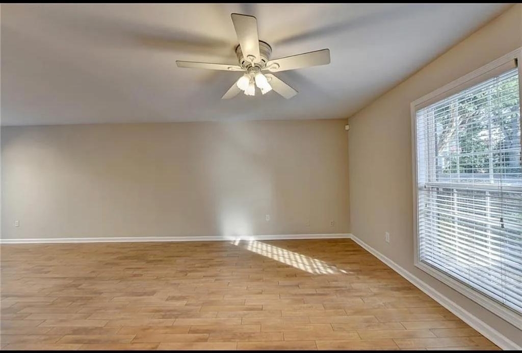 810 Summer Place - Photo 3