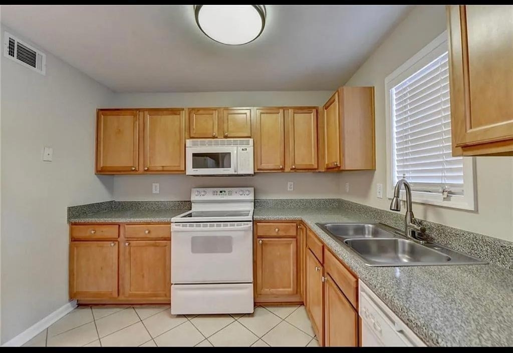 810 Summer Place - Photo 10