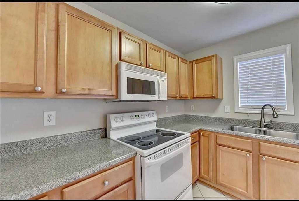 810 Summer Place - Photo 11