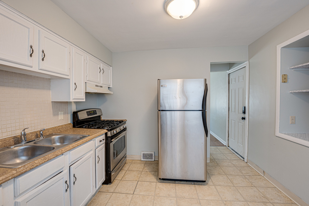 2208 Fremont Street - Photo 4