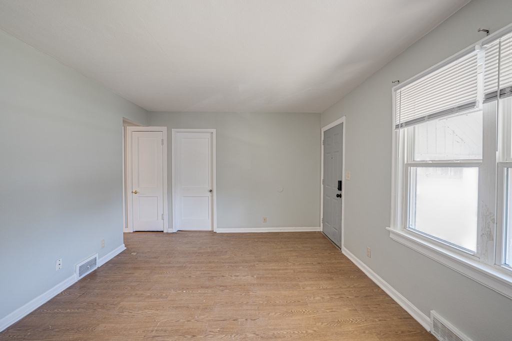 2208 Fremont Street - Photo 3