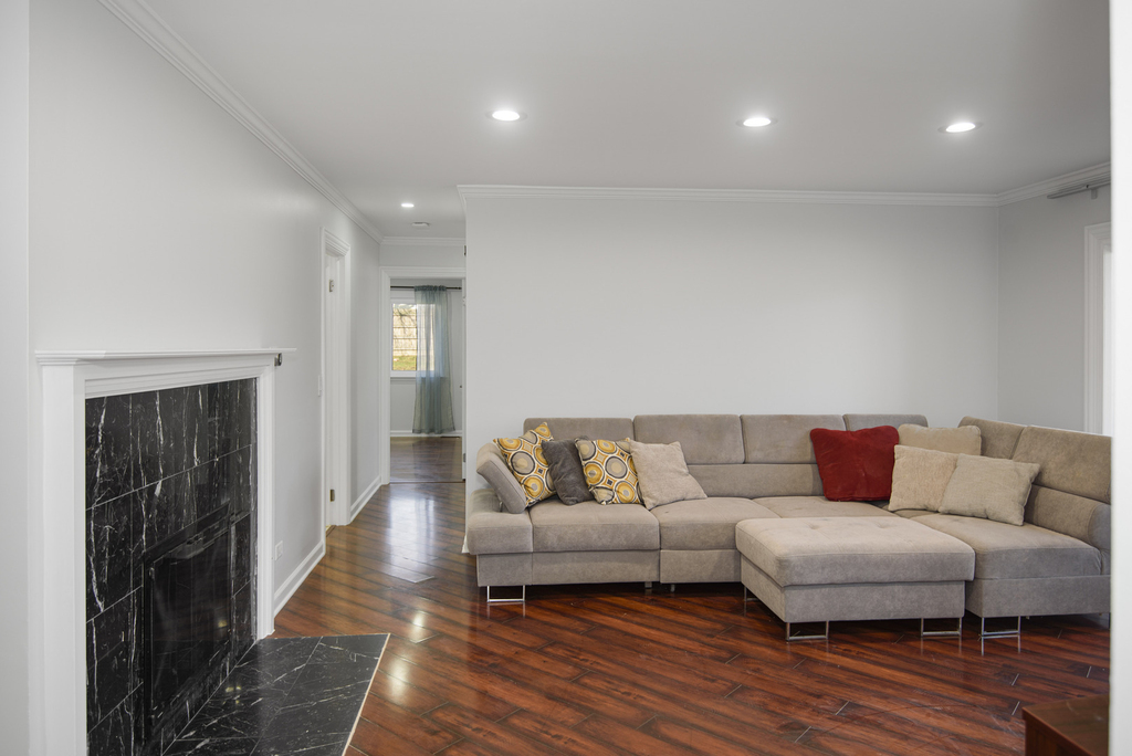 1168 Middlebury Lane - Photo 2
