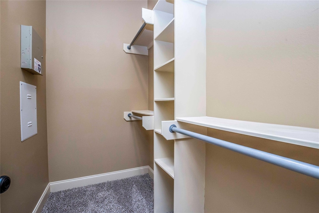 1516 Amundsen Street - Photo 31