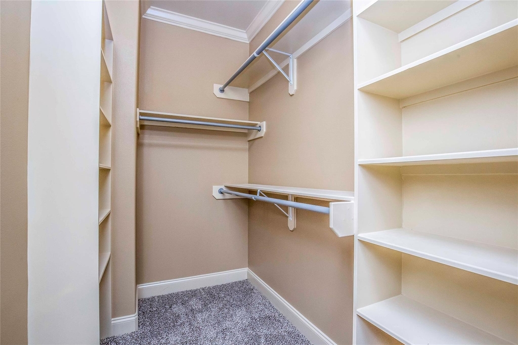 1516 Amundsen Street - Photo 38