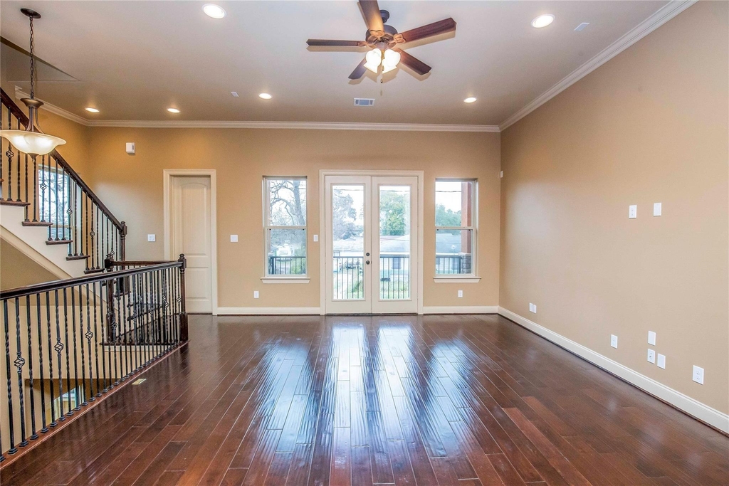 1516 Amundsen Street - Photo 17