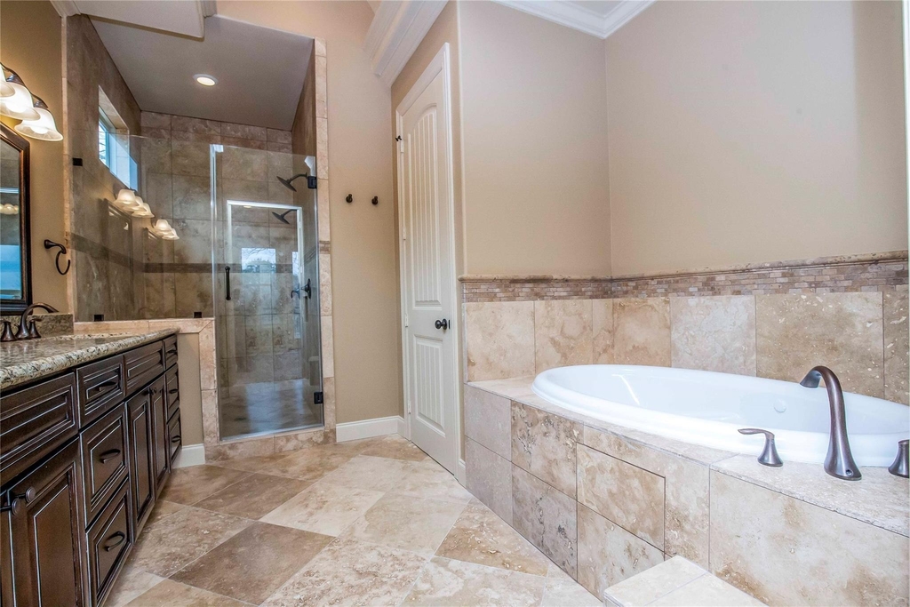 1516 Amundsen Street - Photo 37