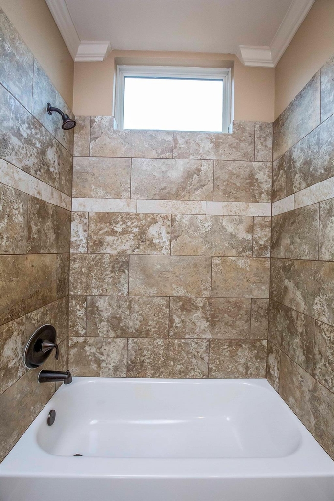 1516 Amundsen Street - Photo 25