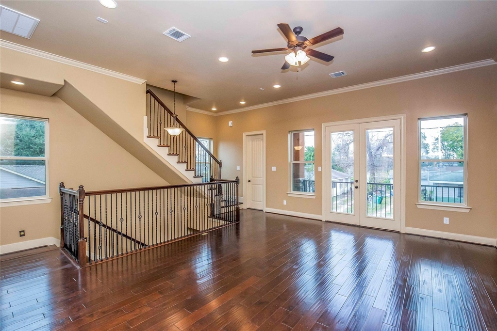 1516 Amundsen Street - Photo 18