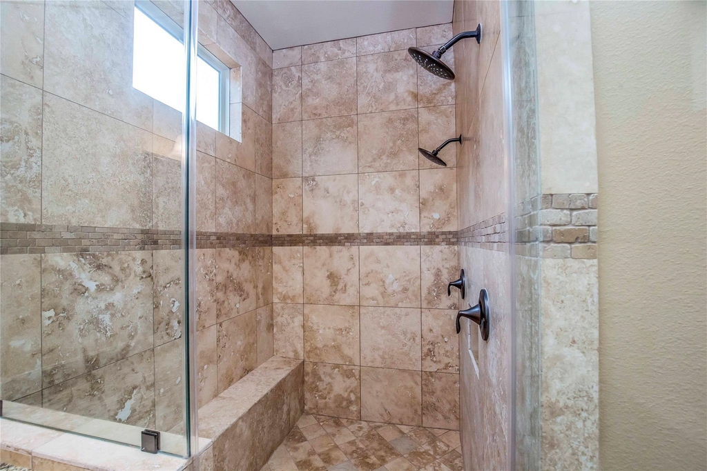 1516 Amundsen Street - Photo 35