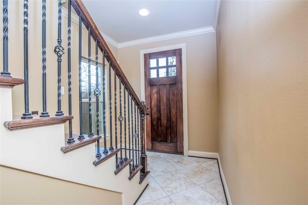 1516 Amundsen Street - Photo 13