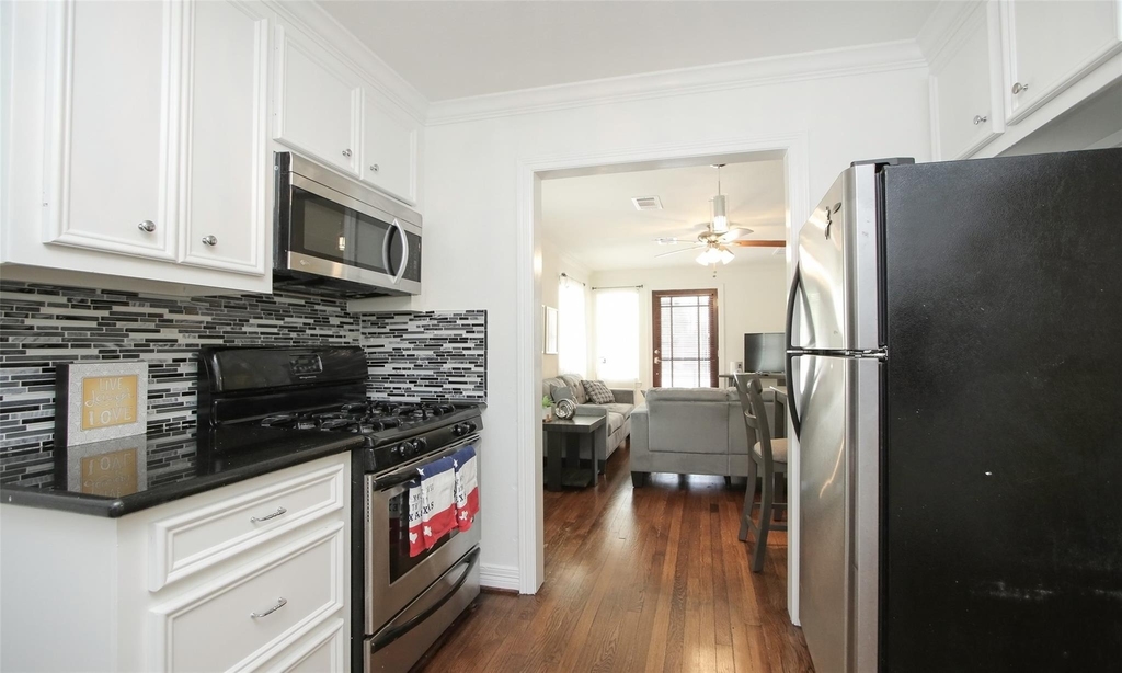 4331 Marina Street - Photo 3