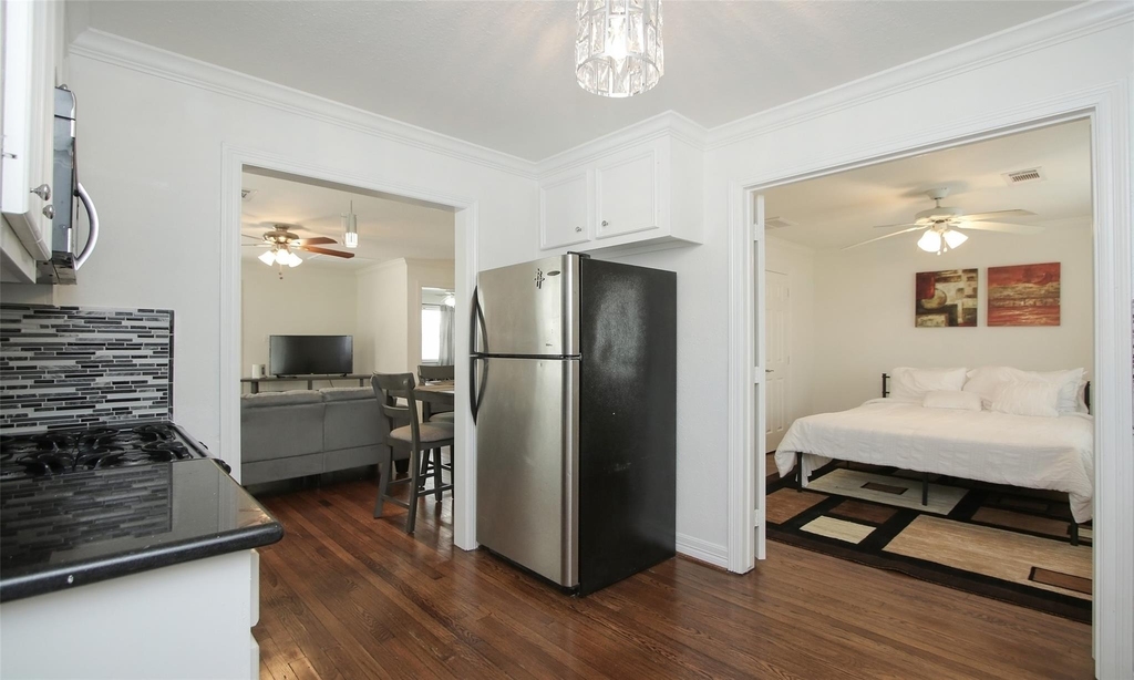 4331 Marina Street - Photo 2