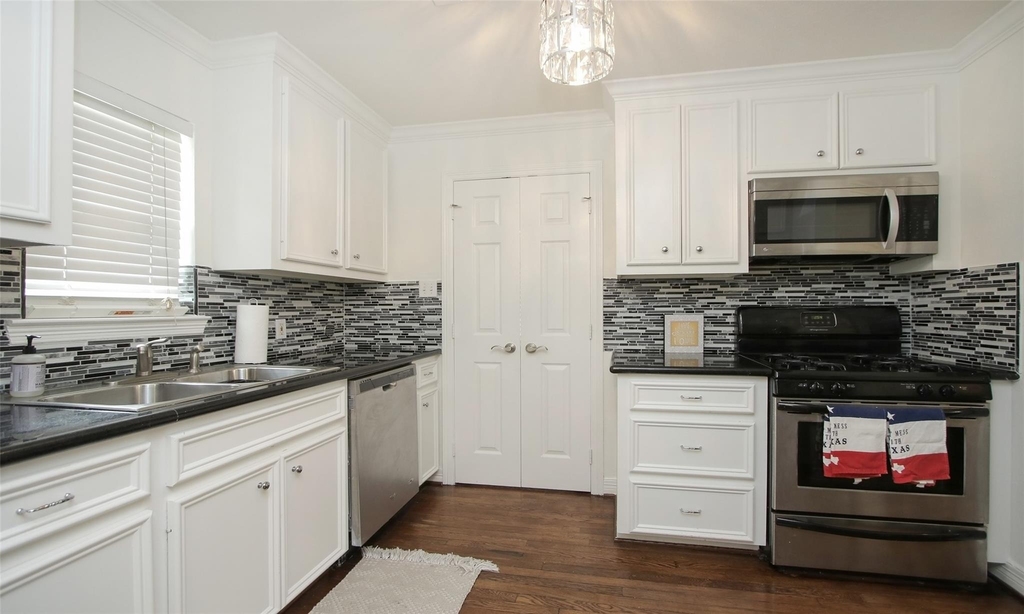 4331 Marina Street - Photo 13