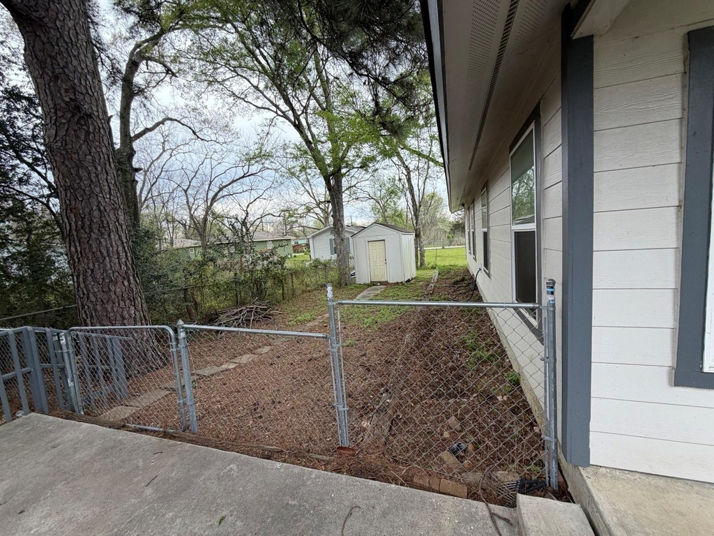710 Avenue J Place - Photo 2