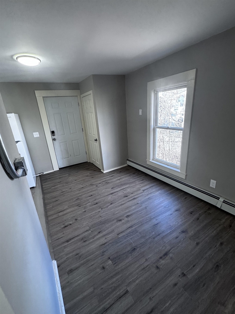 35 South - Photo 1