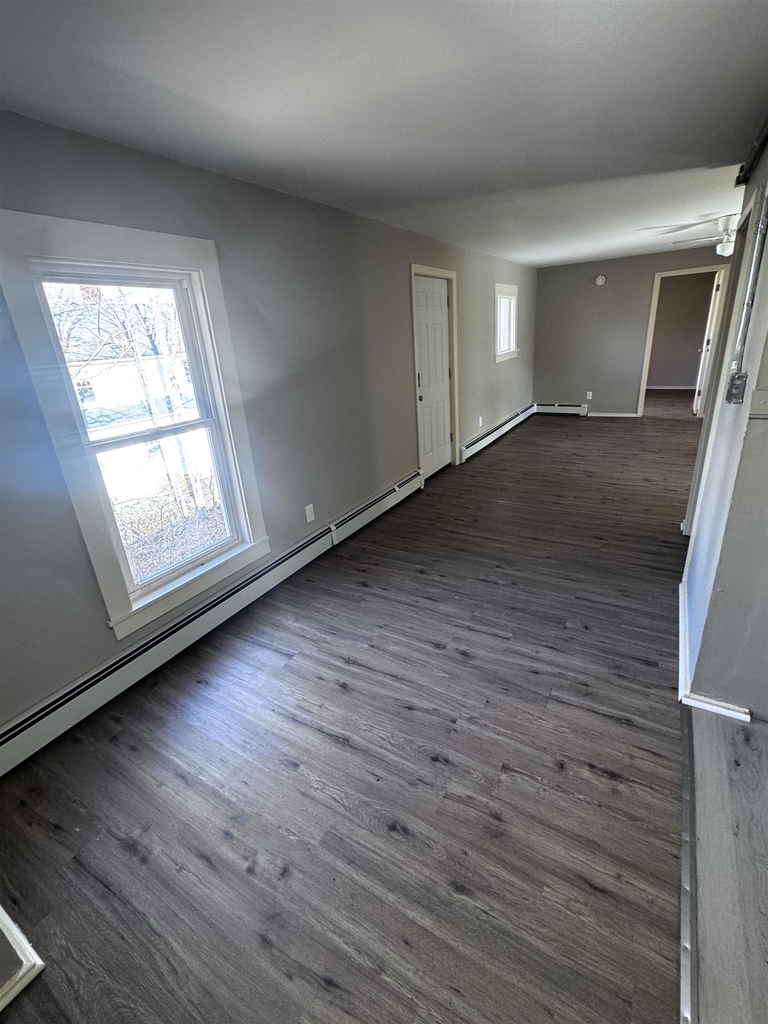 35 South - Photo 10