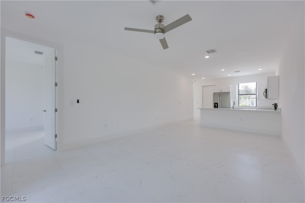 714 W 12th Street - Photo 22