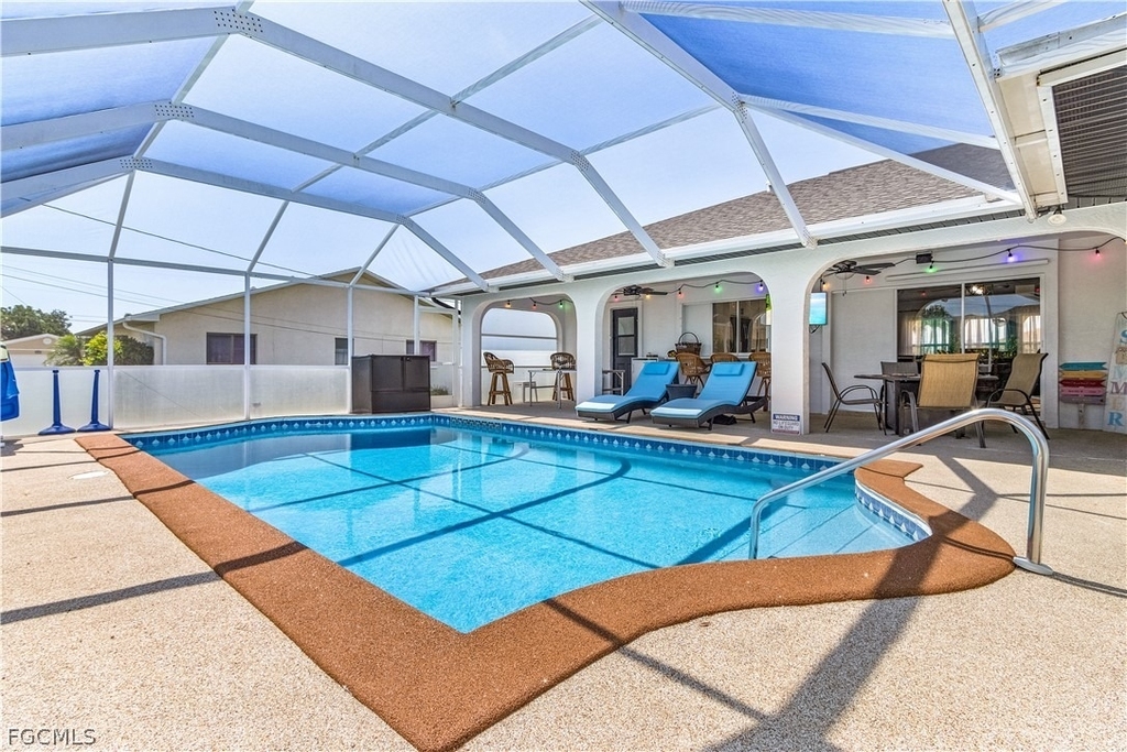428 Sw 37th Street - Photo 0