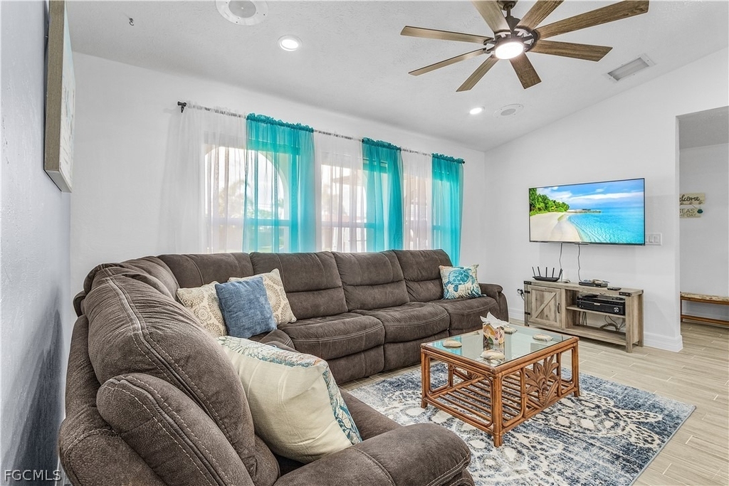 428 Sw 37th Street - Photo 4