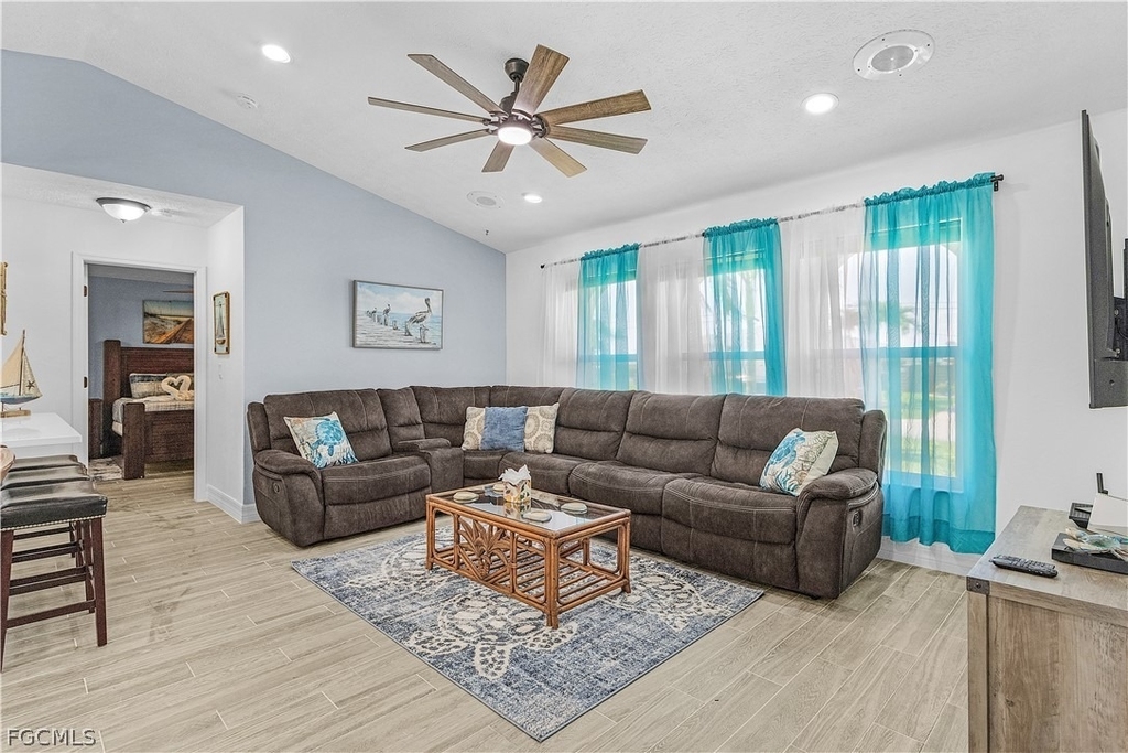 428 Sw 37th Street - Photo 5