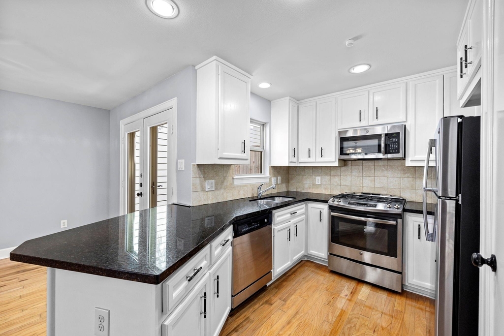5951 South Loop E - Photo 8