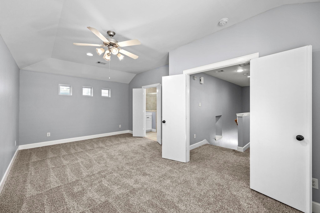 5951 South Loop E - Photo 12
