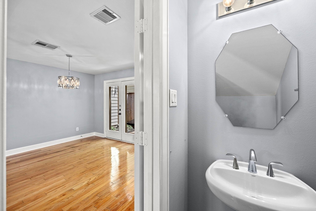 5951 South Loop E - Photo 11