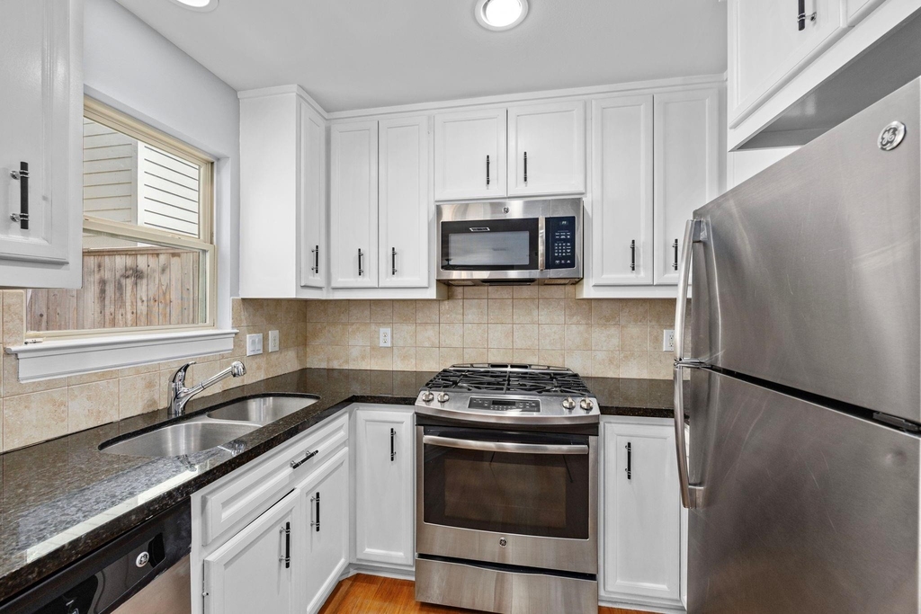 5951 South Loop E - Photo 9