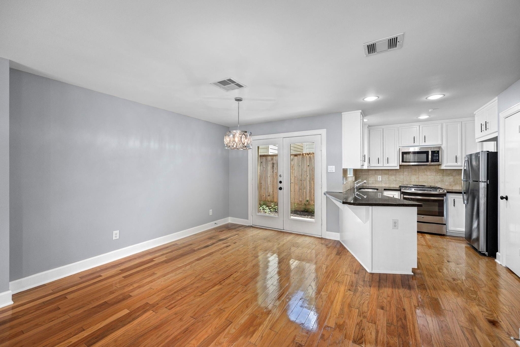 5951 South Loop E - Photo 6