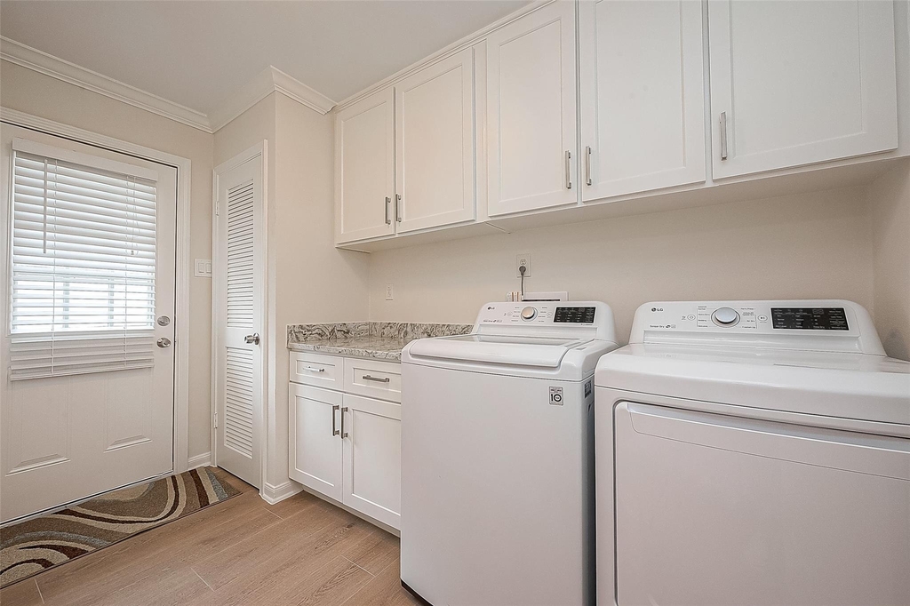 10306 Bob White Drive - Photo 10