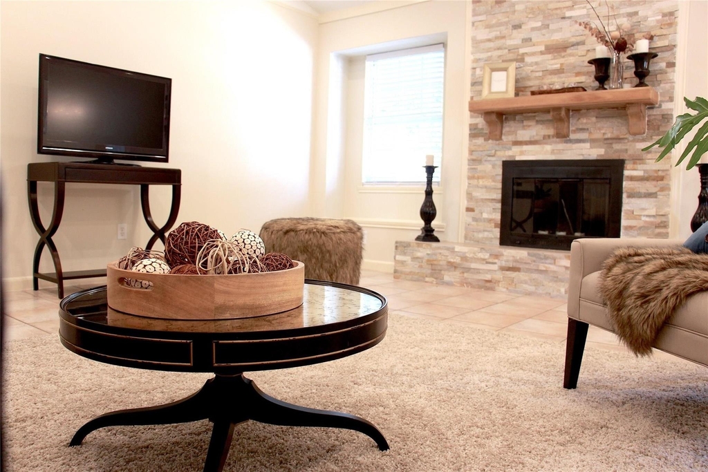 10306 Bob White Drive - Photo 4