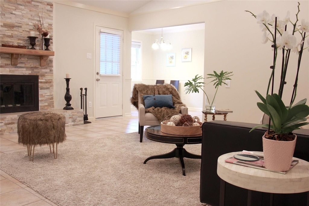 10306 Bob White Drive - Photo 3