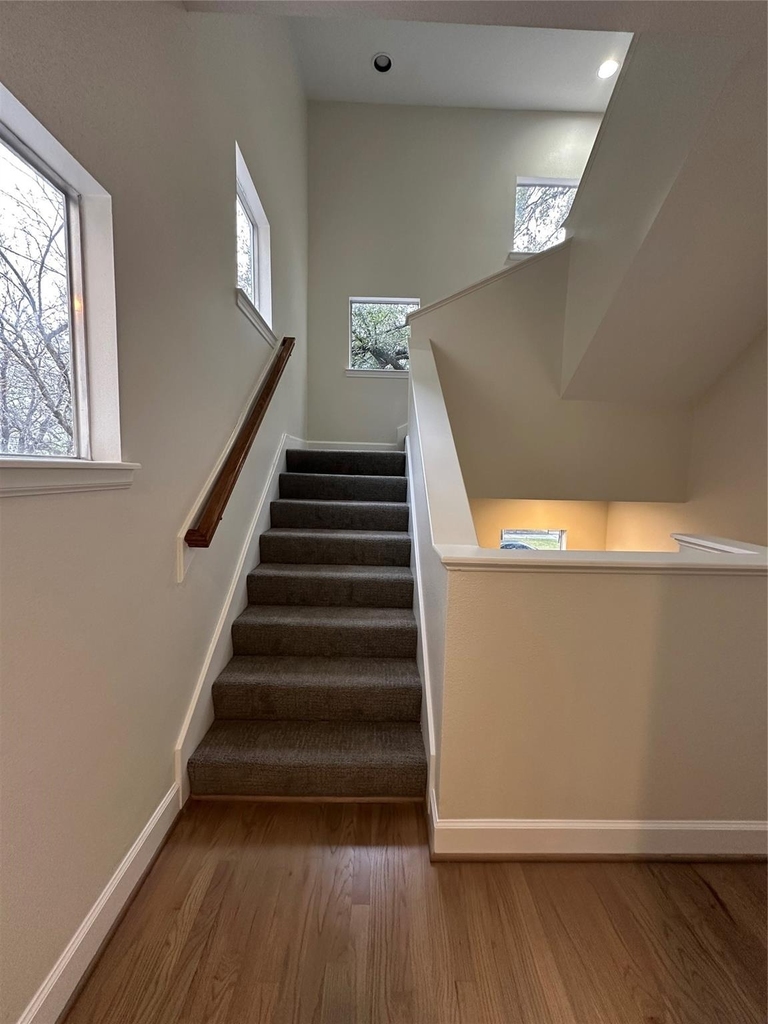 2713 Crawford Street - Photo 25