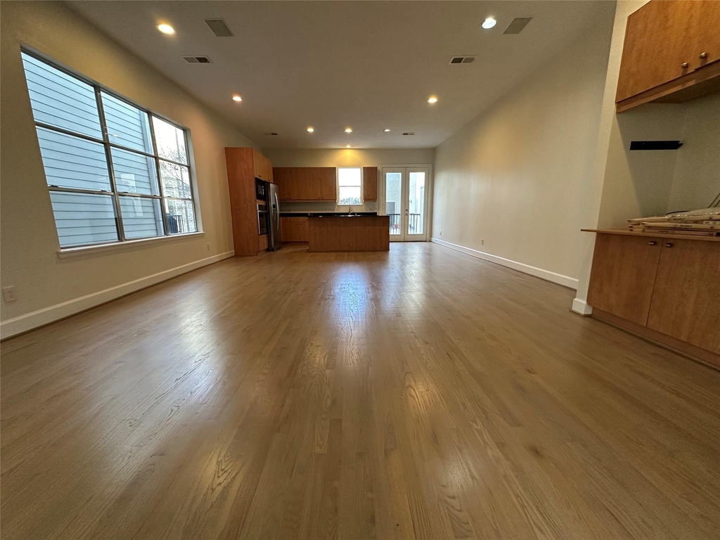 2713 Crawford Street - Photo 5