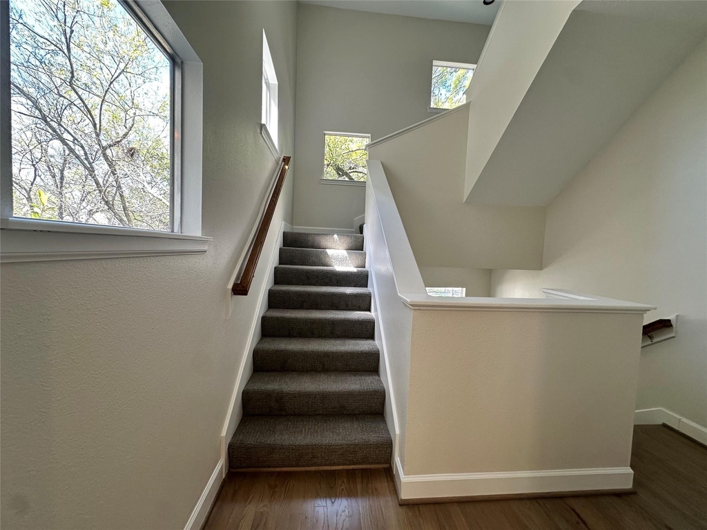 2713 Crawford Street - Photo 10