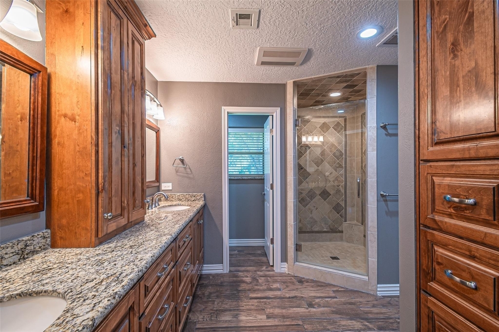 17615 Swansbury Drive - Photo 31