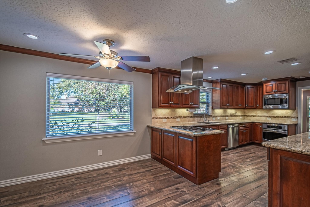 17615 Swansbury Drive - Photo 22