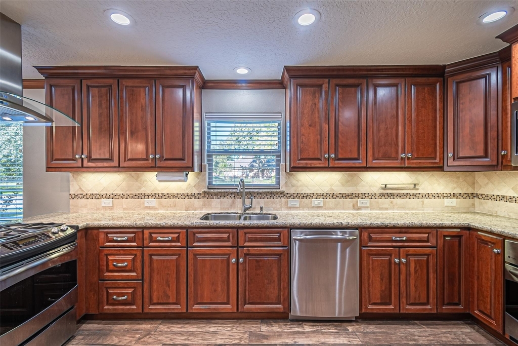 17615 Swansbury Drive - Photo 25