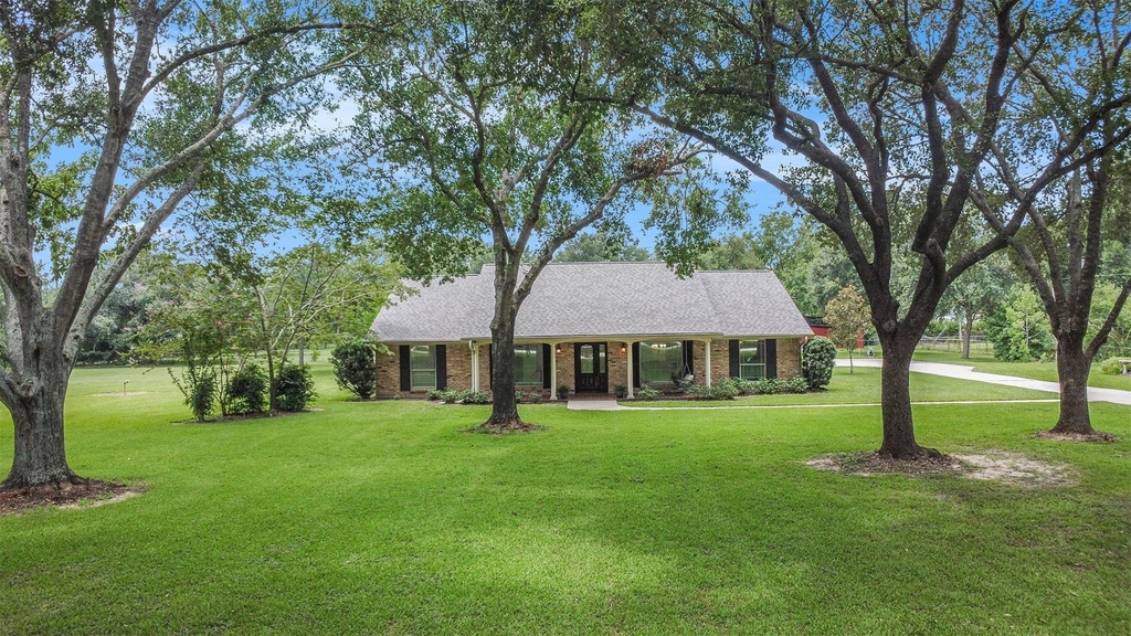 17615 Swansbury Drive - Photo 3